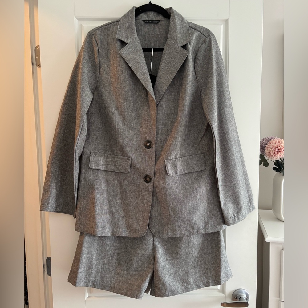 PRE-OWNED SHEIN Gray Blazer and Shorts Set | L